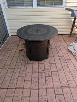Round Outdoor Propane Fire Pit Table