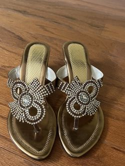 Women’s Shoes - Size 7- Used