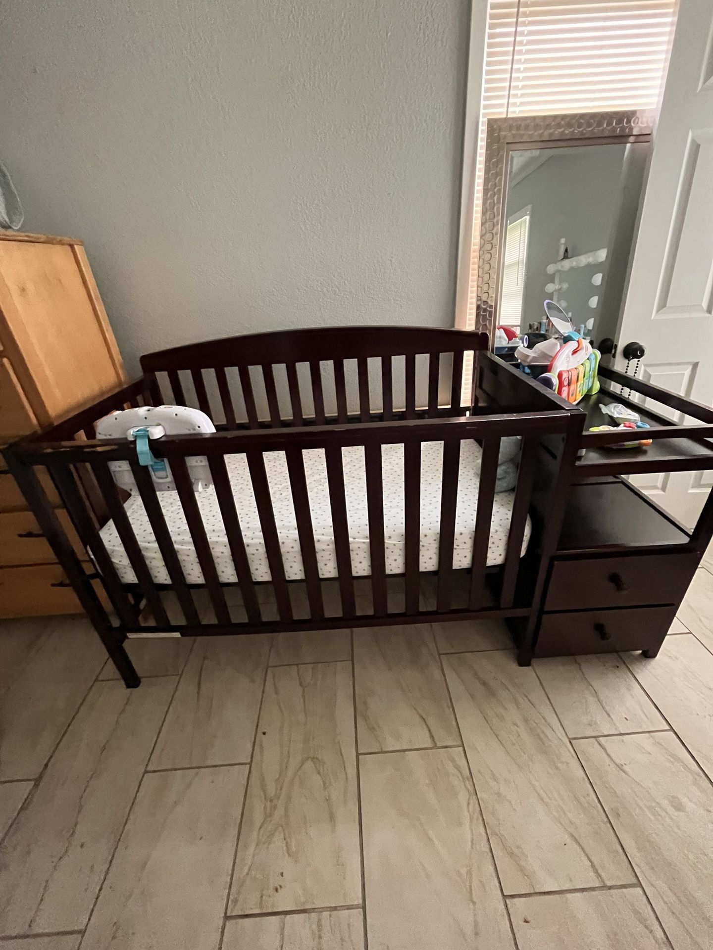 Baby crib With Attached Changing Table And mattress 