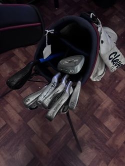 Cleveland Gold Bag With Clubs