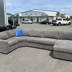 Sectional Couch 