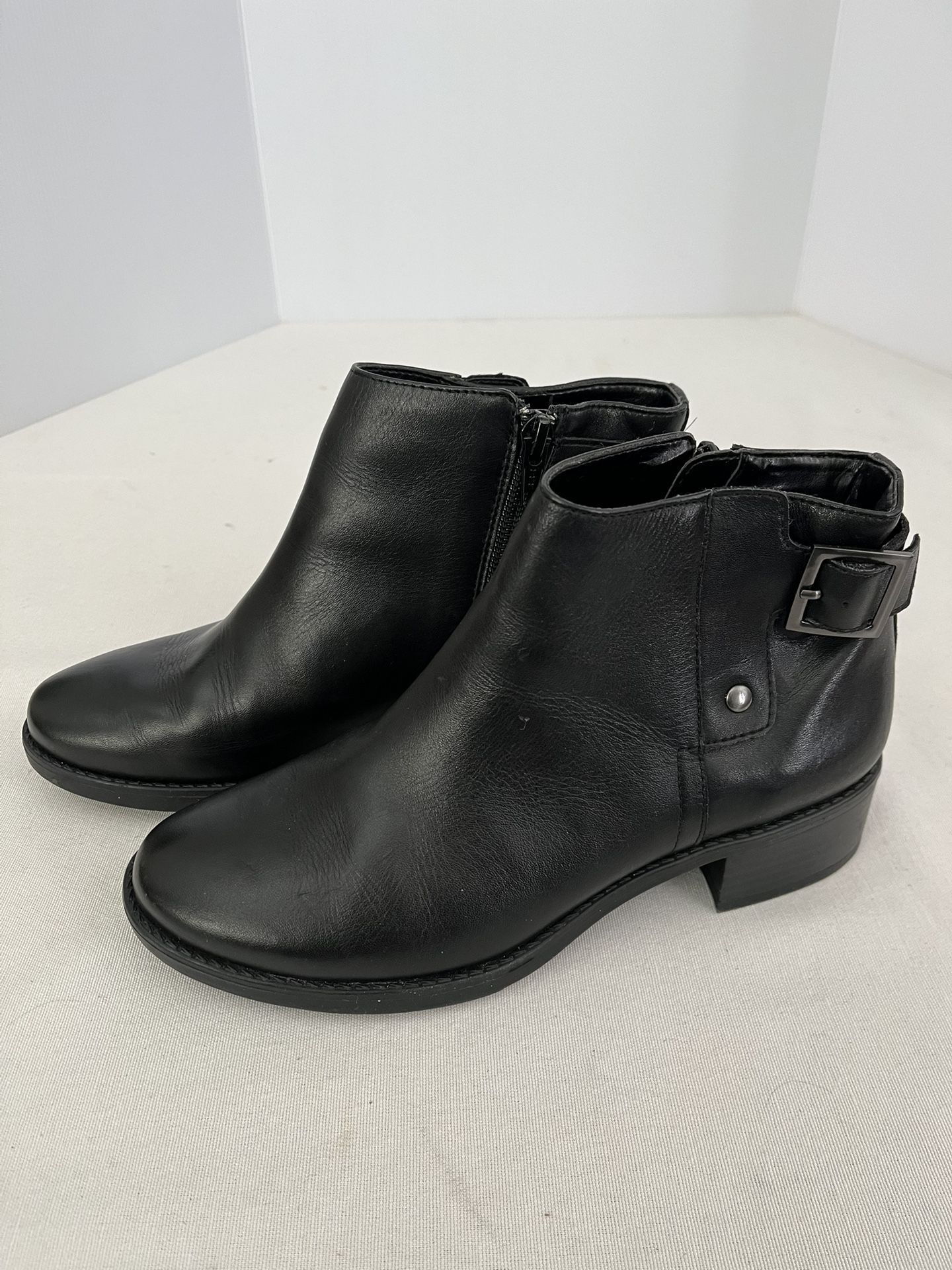 Easy Spirit Women's Black Leather Ankle Zipper Booties Shoes Size: 5.5