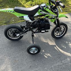 49cc Kids Dirt Bike And Training Wheels