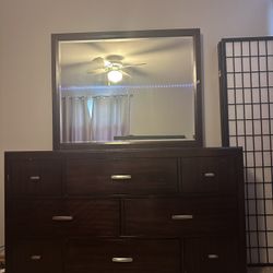 Dresser w/ Mirror