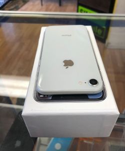 iPhone 8 64GB Unlocked like new - under warranty | FlexEmarket Holidays Sale!