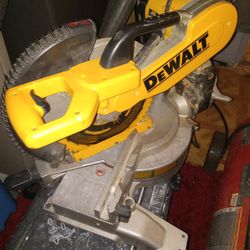 Dewalt Saw