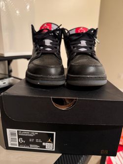 Jordan Sneakers Size 6Y