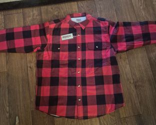 BRAND NEW BASS PRO SHOP FLANNEL JACKET $15