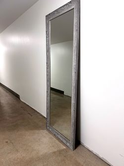 OVERSIZED MIRROR