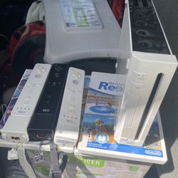 Nintendo Wii With Games And Accessories