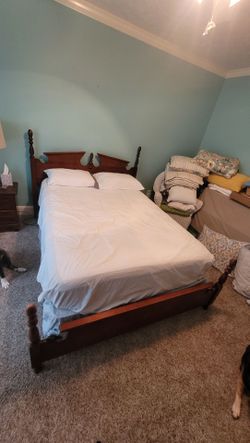 Full size bed