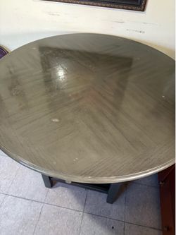 Table with4 chairs