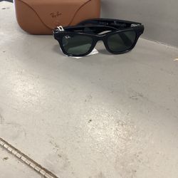 Rayban (RW4006) Meta Verse Sunglasses With Charging Case 