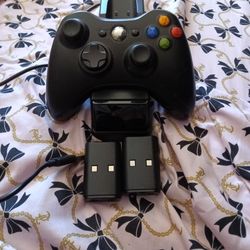 Xbox 360 Controller & Rechargeable Battery Pack And Dock