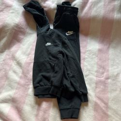 Nike sweatsuit