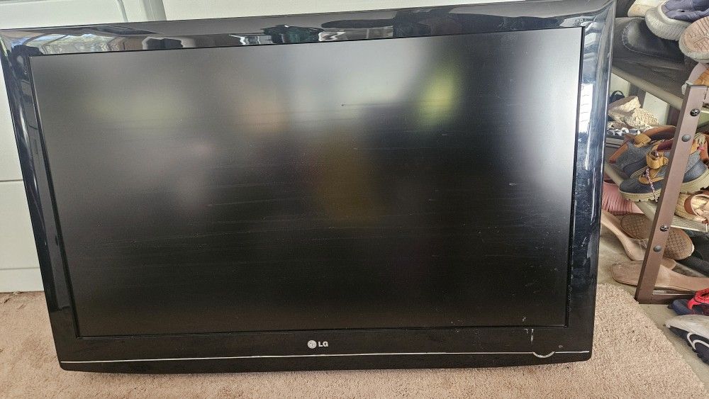 42"  LG TV 