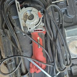 Rotorazer Platinum compact circular saw. 
