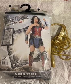 Wonder women plus size fits 16-22