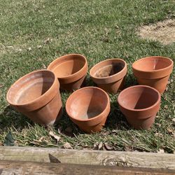 6 Assorted Size Terra Cotta Pots