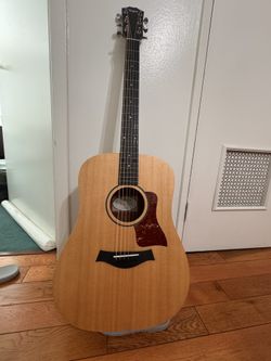 Taylor guitar (Big Baby)