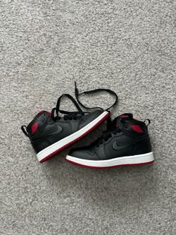 Kids Jordan’s 1 Retro