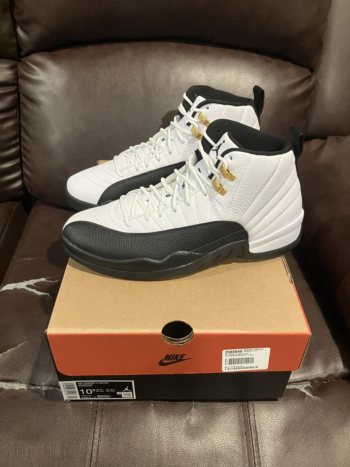 Nike air Jordan 12 Retro taxi Size 10.5
