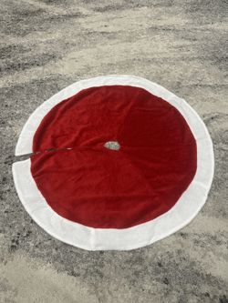 48 Inch Tree Skirt Red With White Border 