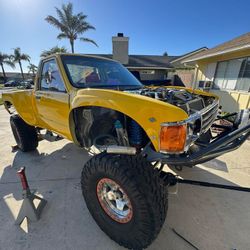 1988 Toyota Pickup w/ 3.4 Tacoma Engine