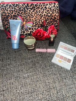 New Estée Lauder 5 Piece w/Pouch