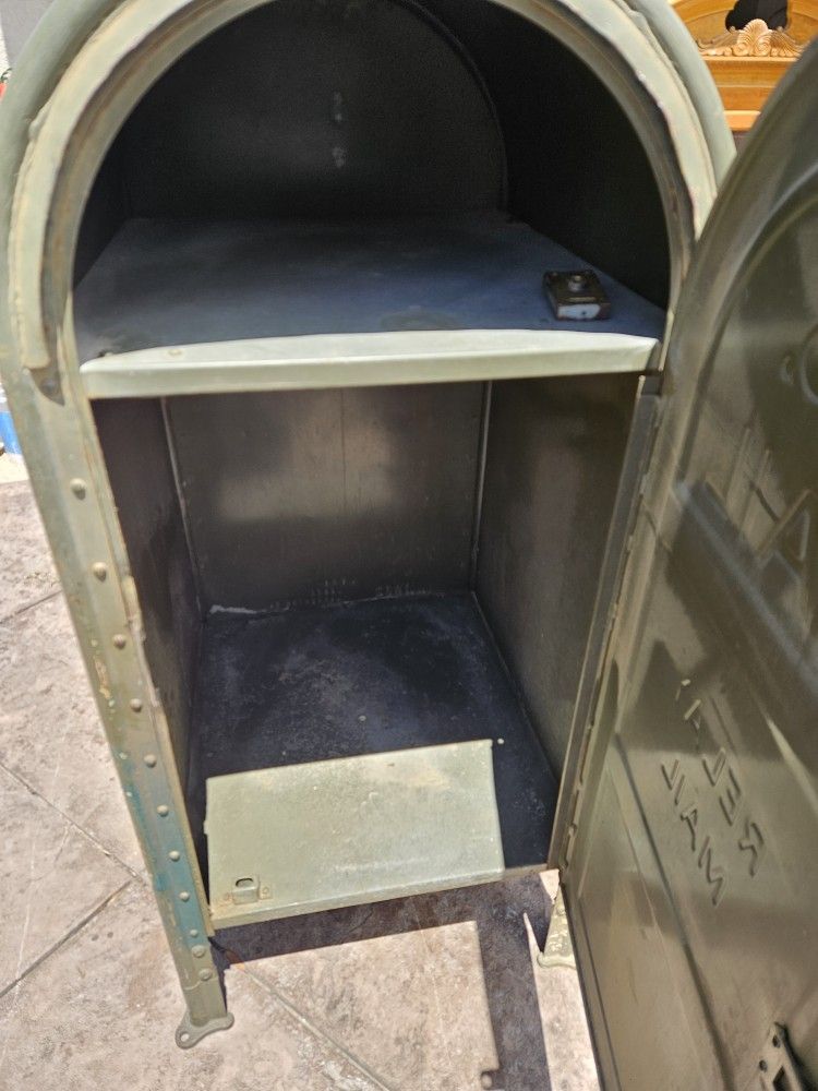 Mailbox