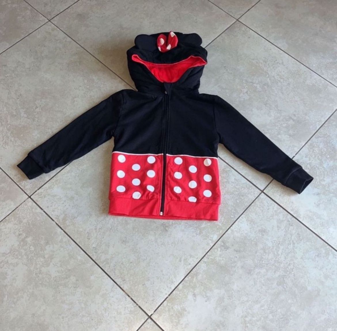 Minnie Mouse Girl’s Hoodie Sweater that turns into a stuffed animal, Size 6-7 Years