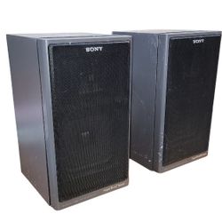 2 Of Vintage Sony SS-X210 Magnetically Shielded Speaker System Super Beta Theater model With Adjustable Mounting Brackets 