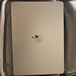 2022 MacBook Air 13.6 Inch, Silver 