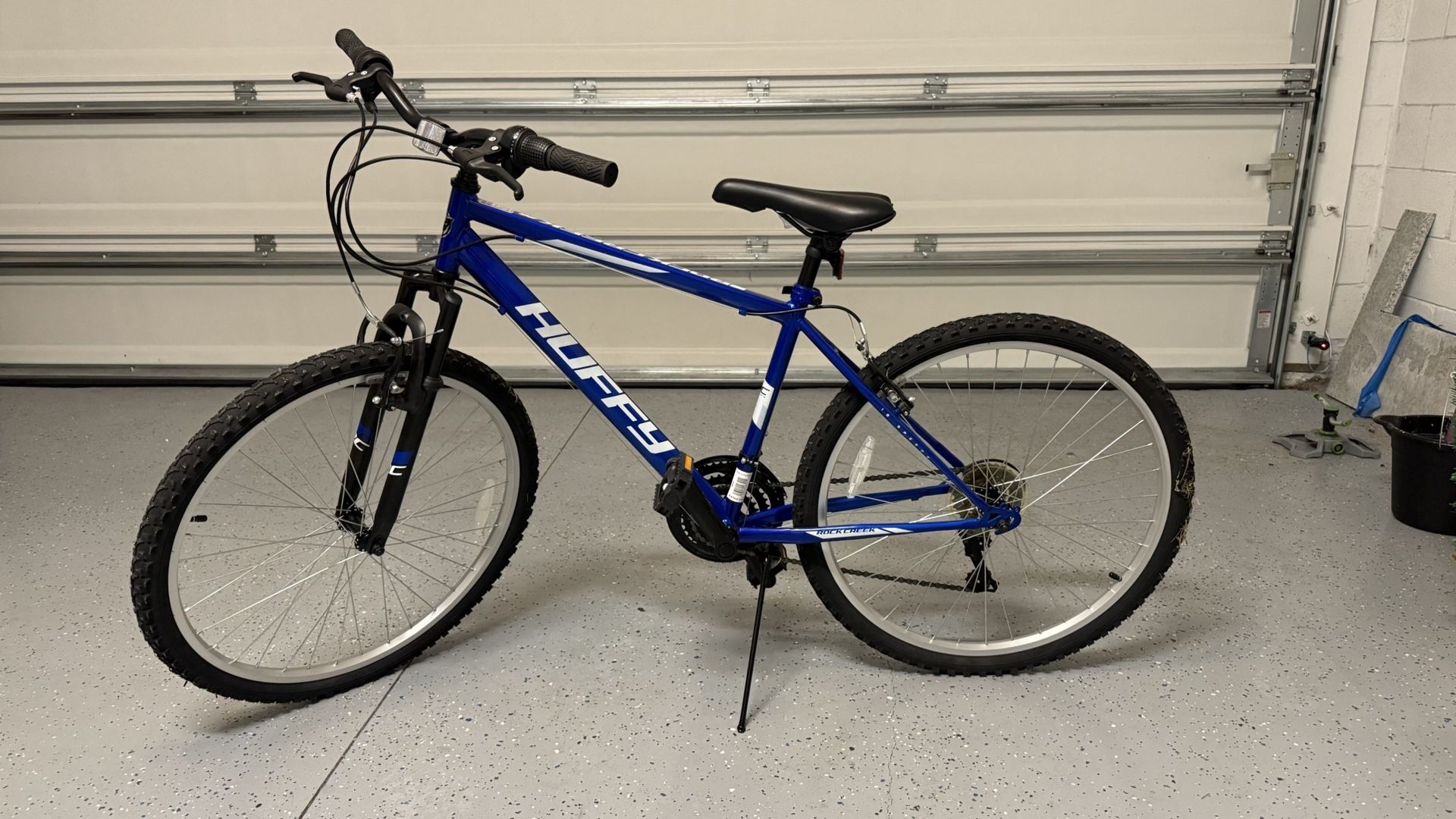Huffy 26" Rock Creek Mountain Bike, Fits Riders 5'0"+, Blue, Adult, Men's