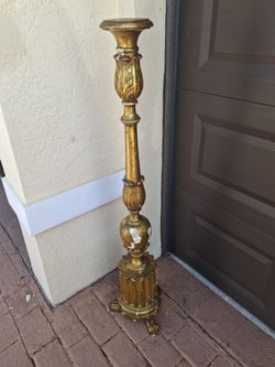 Antique Italian Baroque Carved Giltwood Floor Lamp.   