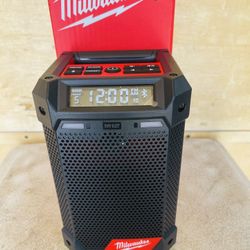 Milwaukee M12 12-Volt Lithium-Ion Cordless Bluetooth/AM/FM Jobsite Radio with Charger