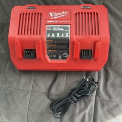 MILWAUKEE RAPID DUAL CHARGER 