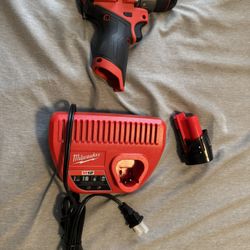 Milwaukee Hammer Drill/Driver 1/2” (13 mm) With Battery And Charger