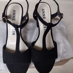 Beautiful ANNE KLEIN Sneakers