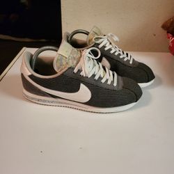 Men's Nike Cortez Size 9 Recycled Canvas Pack $40 NO BOX