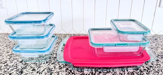 Pyrex Tray & Snapware Glass Food Storage Containers with Airtight Locking Lid