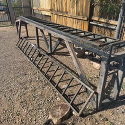 Tengo Un Par de Rampas Demasiado Mázisas De Metal Para Carros O Camionetas Están En Ese lentes Condiciones $850