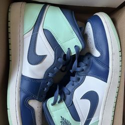 Jordan 1 Mid