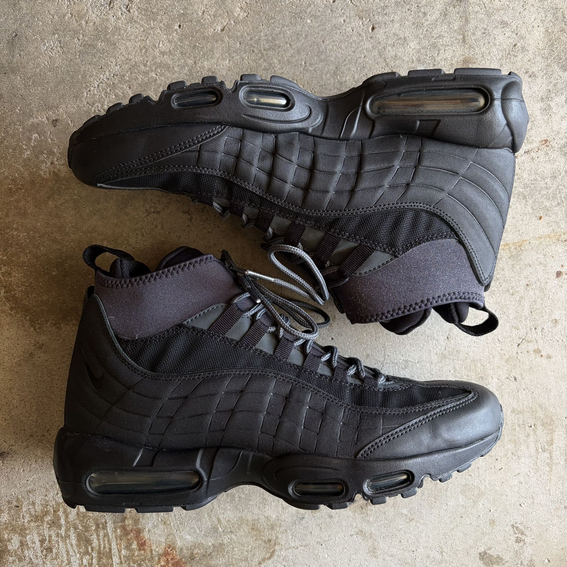 Nike Air Max 95 Triple Black Sneaker Boot - Size 10.5