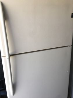 Ge beige fridge with water dispenser