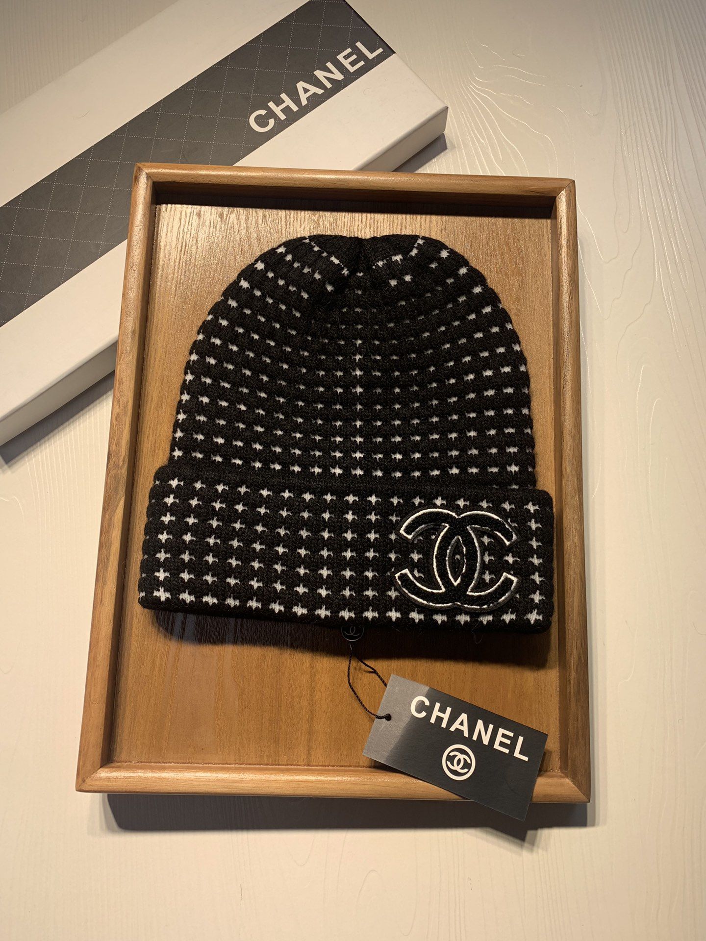 Ladies' hat