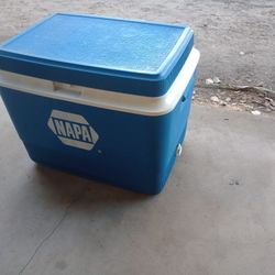 Vintage New Large Napa Cooler - Perfect for Outdoors & Events