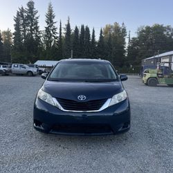 2011 Sienna for parts