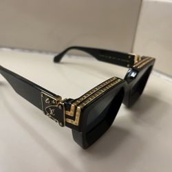 Louis Vuitton Glasses For Sale