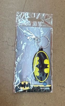 DC Comics “BATMAN” Keychain DISNEY Parks SOUVENIR 👀 (please read description)